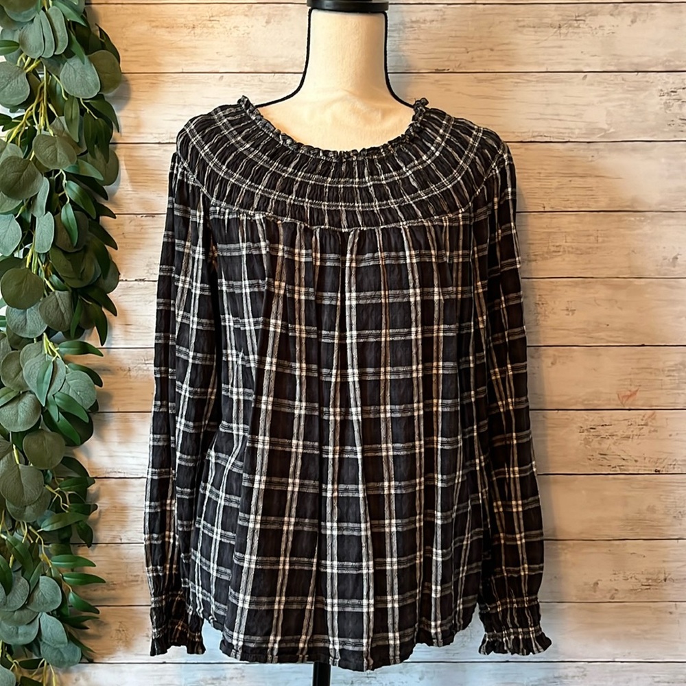 Universal Thread: Off-Shoulder Flannel Top